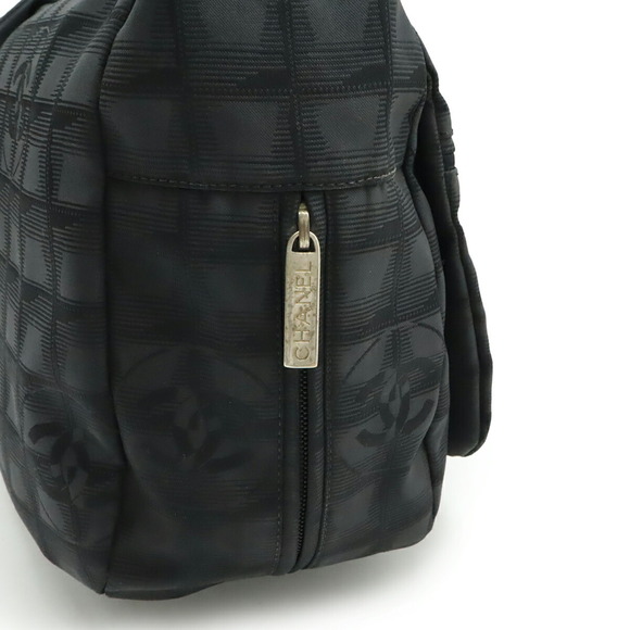 CHANEL Black Shoulder Bag - Picture 8 of 10